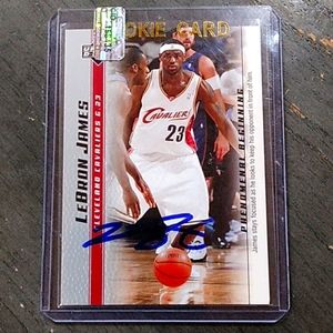 Autographed 2003-04 Upper Deck Lebron James Phenomenal Beginning #14 (RC)